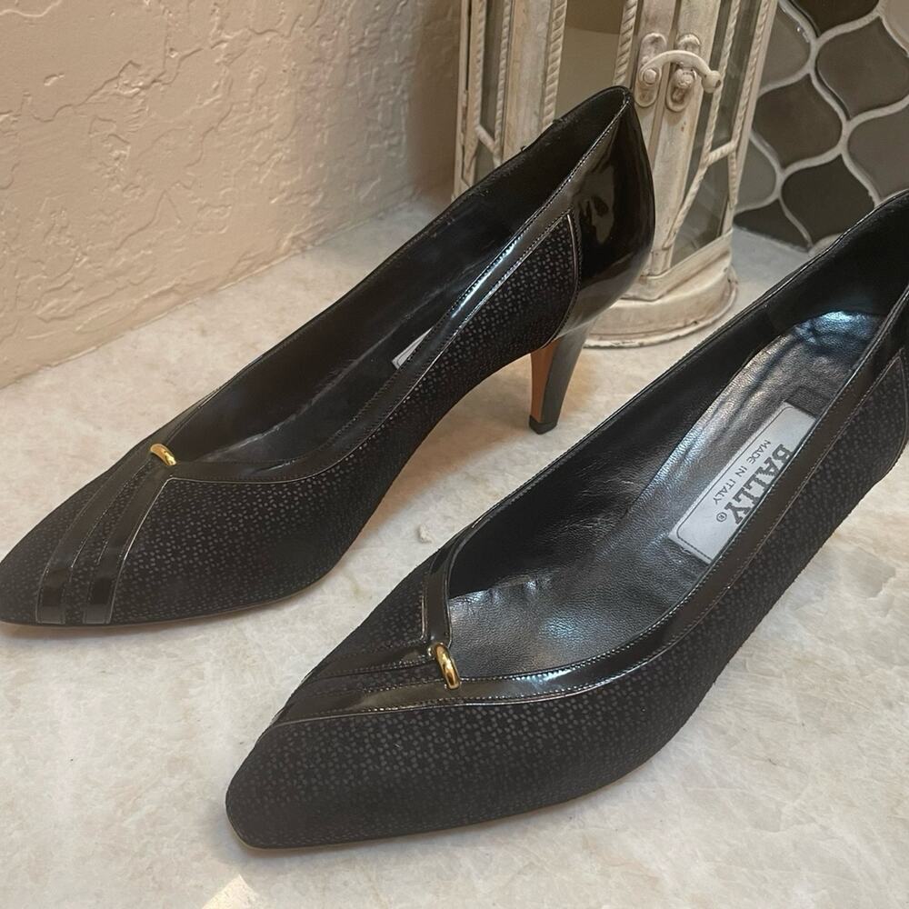 Bally womens black pumps Sz 9